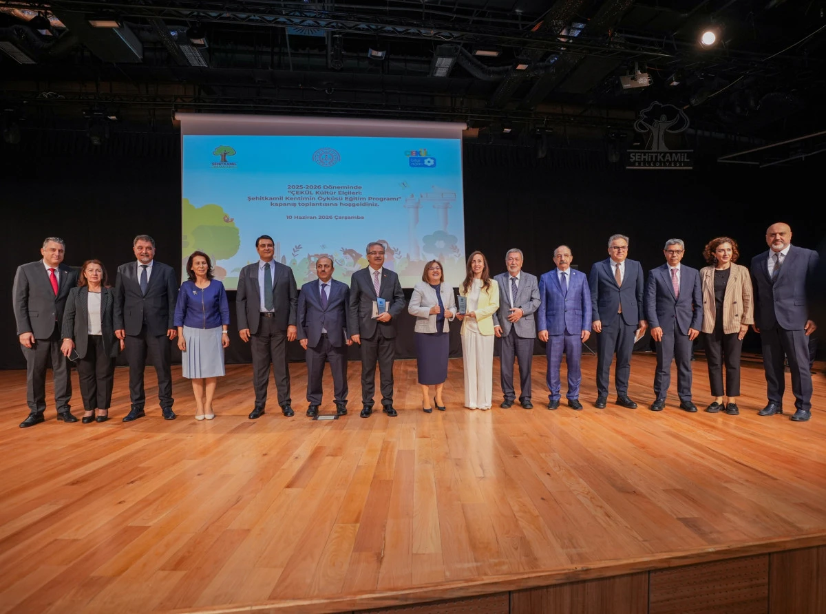 700 &Ouml;ğrenci D&uuml;l&uuml;k Antik Kenti&rsquo;ni Keşfetti