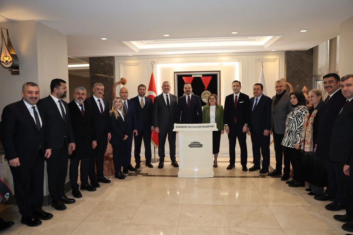 AK Parti Genel Başkan Yardımcısı Zorlu, Gaziantep B&uuml;y&uuml;kşehir Belediye Başkanı Şahin&rsquo;i Ziyaret Etti