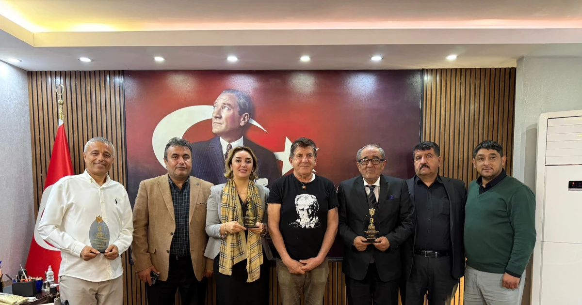 Altın Lale&rsquo;den Deprem Kahramanlarına Anlamlı Takdir