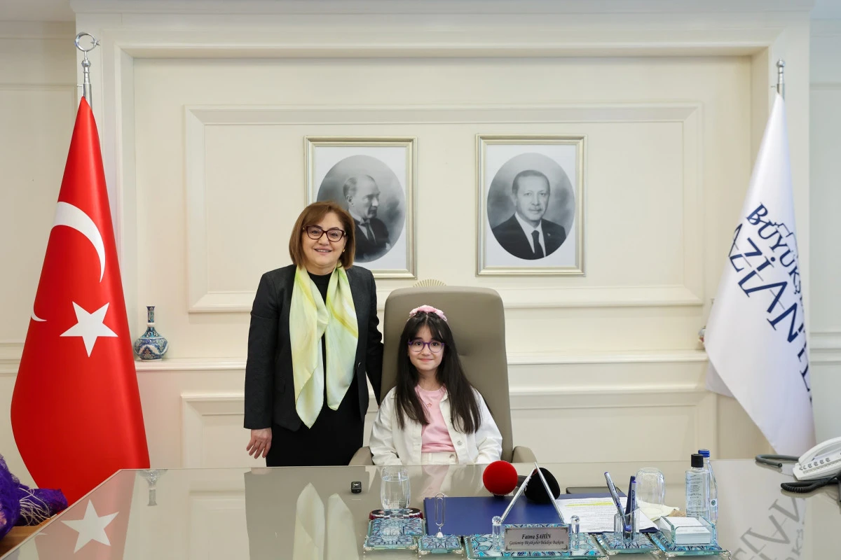 Başkan Şahin, Makamını Beren &Ouml;zdemir&rsquo;e Bıraktı