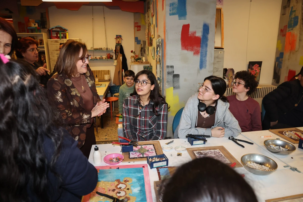 Başkan Şahin, Yarıyıl Tatili At&ouml;lyelerini Ziyaret Etti