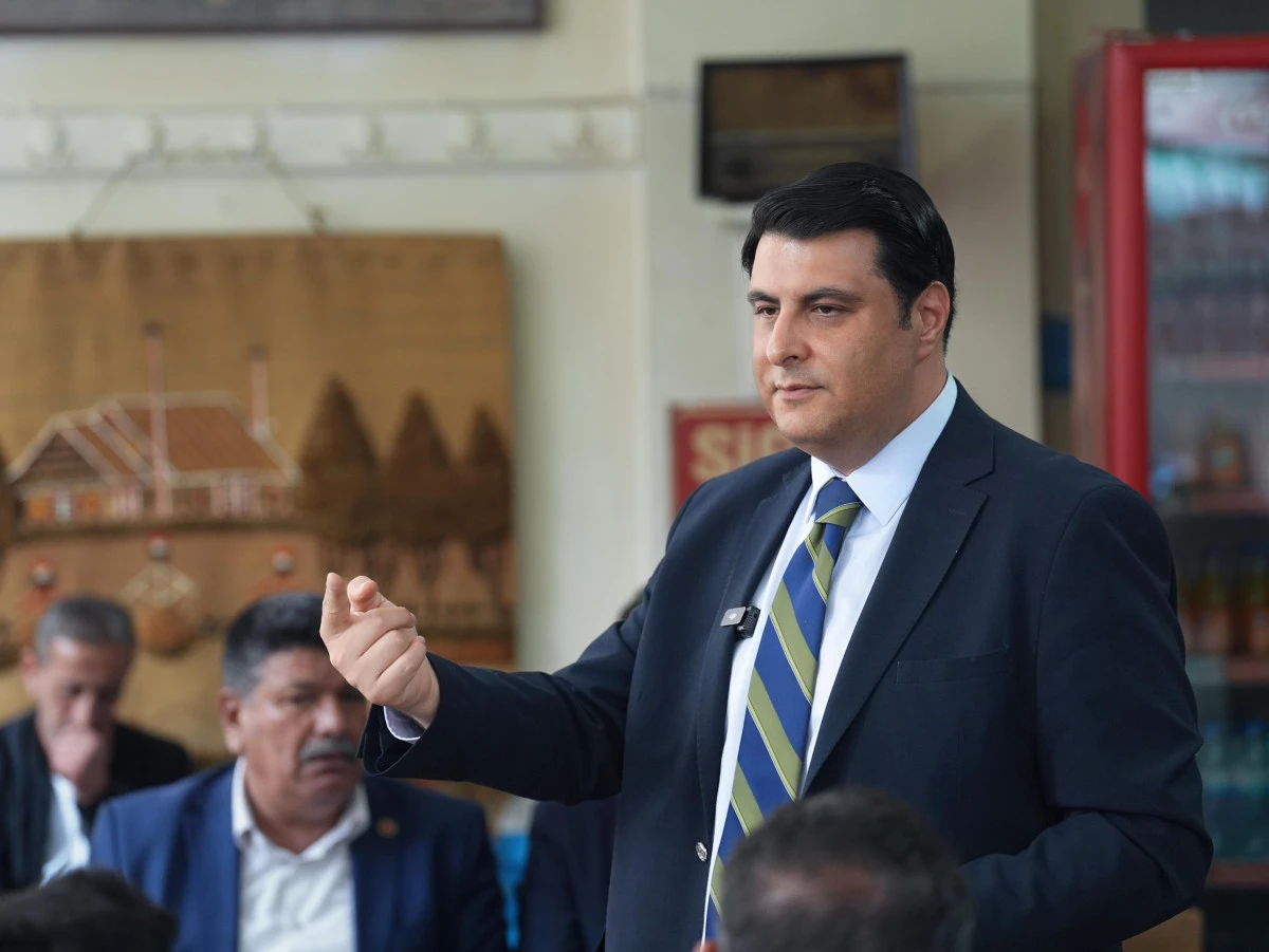 BAŞKAN YILMAZ, KARŞIYAKA’DA ESNAF VE VATANDAŞLARLA BİR ARAYA GELDİ