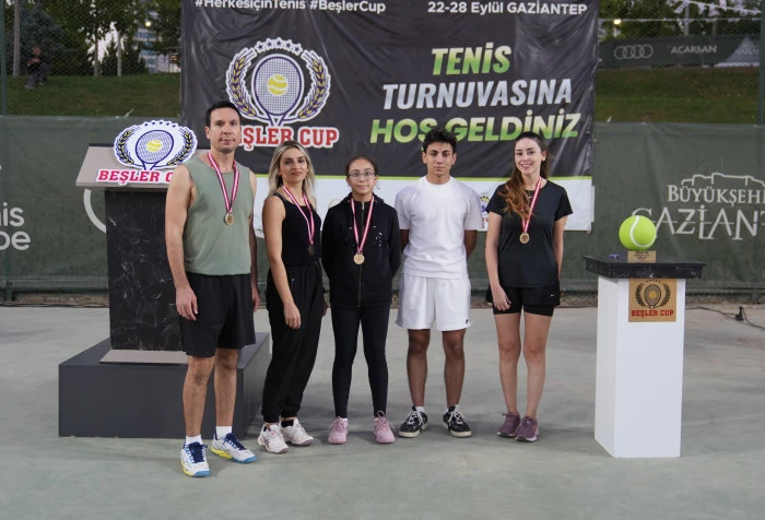 Beşler Cup 2025 Kortlarında Ulusal Heyecan!