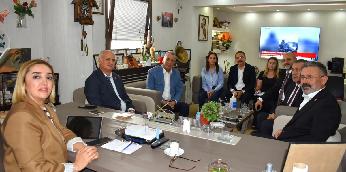 CHP Heyeti UGC Gaziantep Temsilcisi Emektar ile G&uuml;ndemi Değerlendirdi
