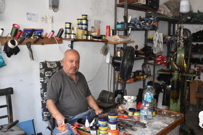 Cuma Amca 44 Yıllık Mesleğine Hâlâ Sımsıkı Tutunuyor