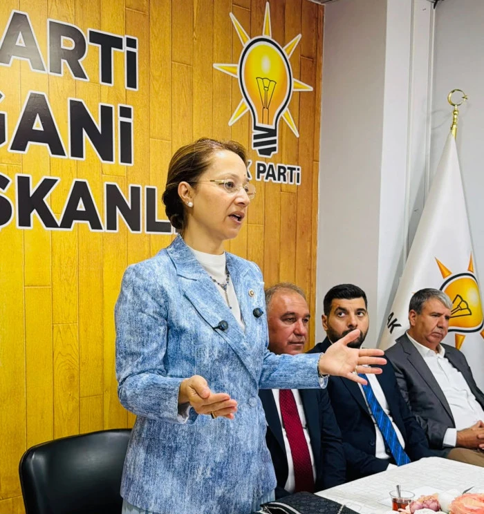 Derya Bakbak&rsquo;tan Diyarbakır&rsquo;da T&uuml;rkiye Y&uuml;zyılı Mesaisi