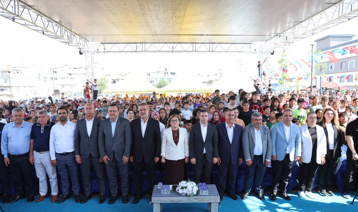 Fırat Mahallesi'ne Nefes Aldıran Park A&ccedil;ıldı