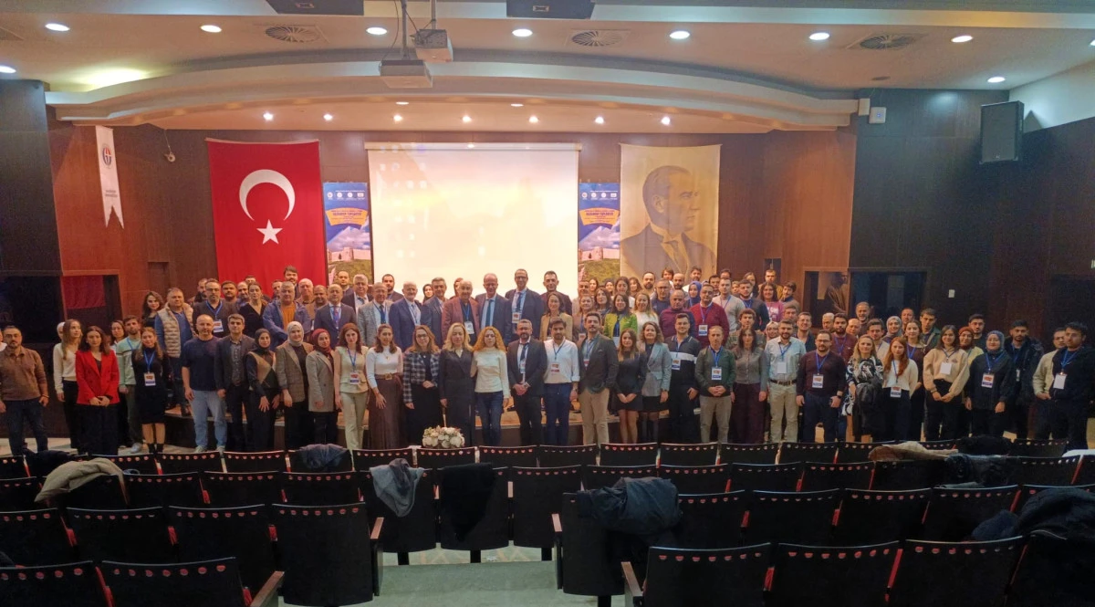 GA&Uuml;N Hastanesi&rsquo;nde Minimal İnvaziv Jinekoloji Kongresi Ger&ccedil;ekleştirildi