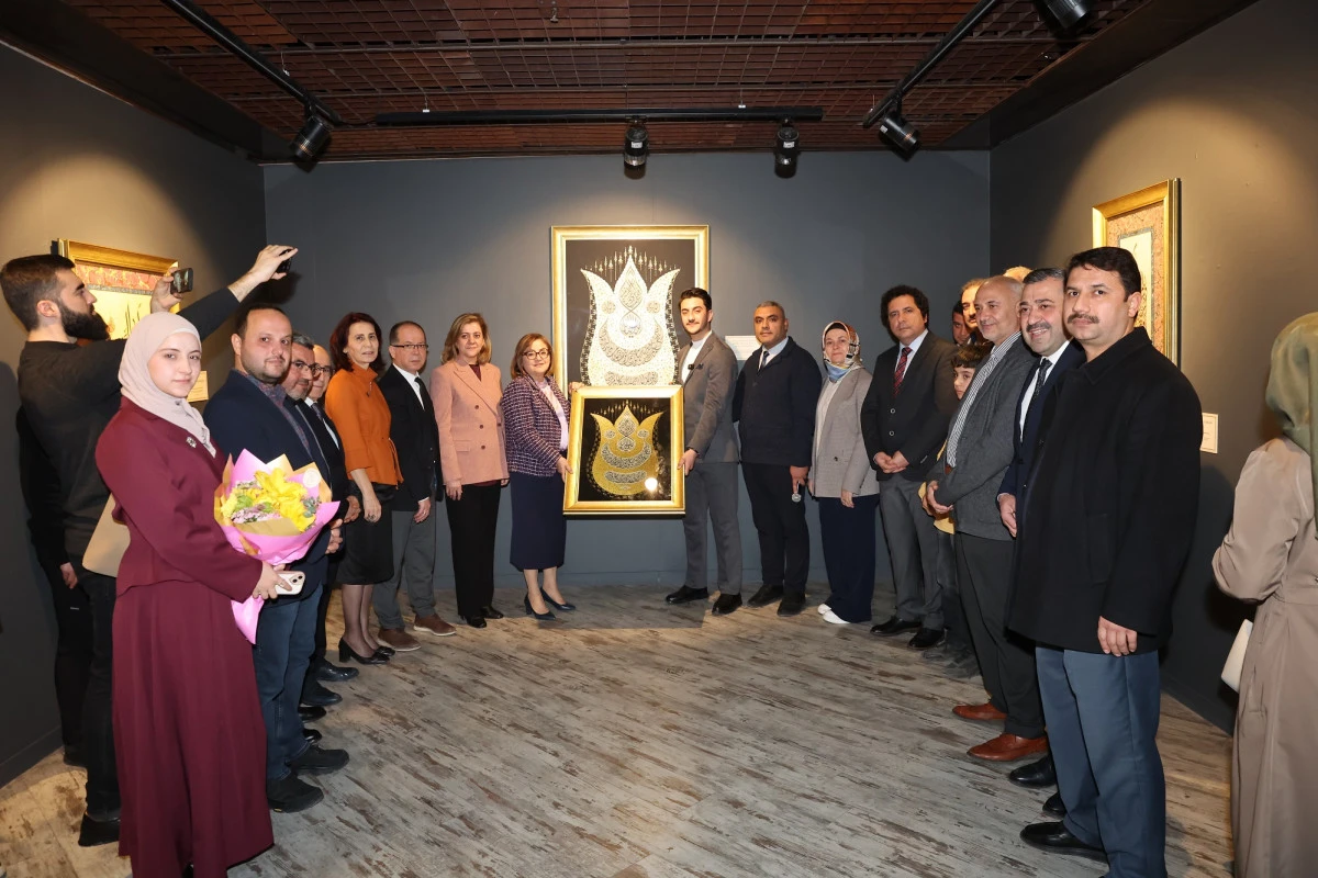 Gaziantep B&uuml;y&uuml;kşehir, H&uuml;sn-i Hat Sanatını Sergiye Taşıdı