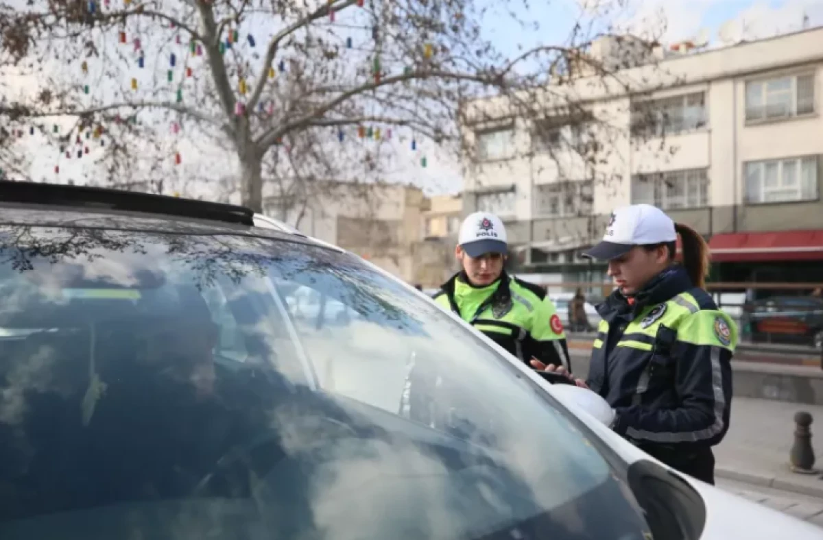Gaziantep Trafik Polislerinden Başarılı Görev Performansı