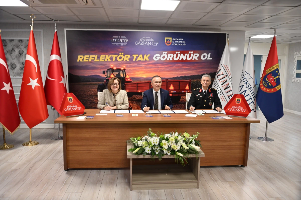 Gaziantep&rsquo;te &Ccedil;ift&ccedil;inin Can G&uuml;venliği İ&ccedil;in Dev Adım: &ldquo;Reflekt&ouml;r Tak, G&ouml;r&uuml;n&uuml;r Ol&rdquo;