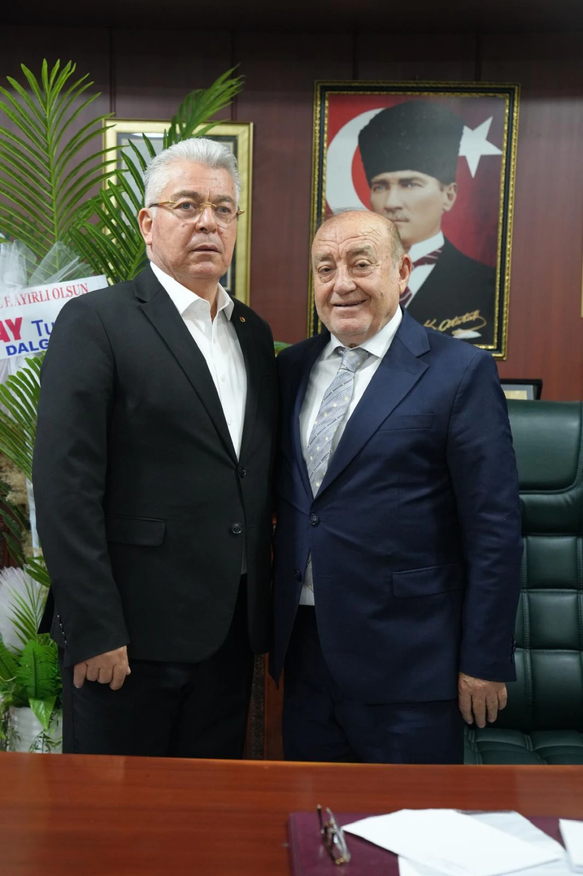 Mehmet &Ouml;zyurt&rsquo;tan &Uuml;nal Akdoğan&rsquo;a Tebrik Ziyareti