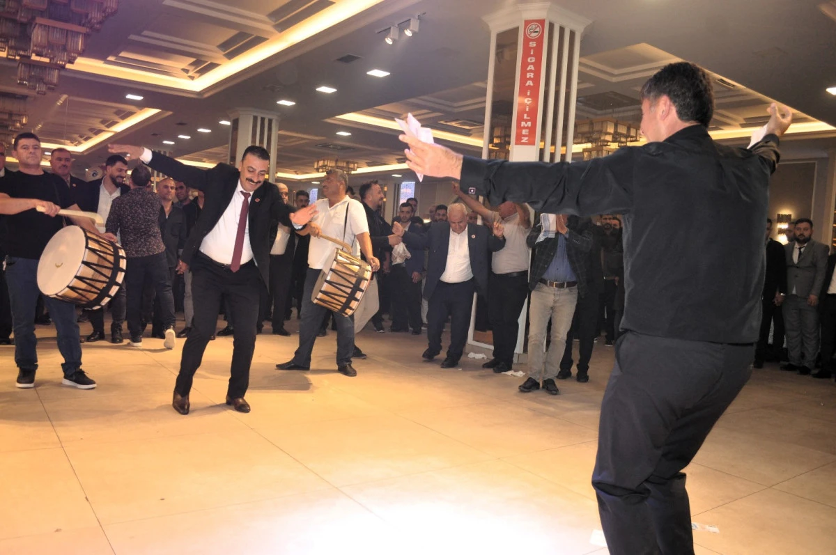 MUHTAR EROL UÇAR OĞLUNUN DÜĞÜNÜNDE TÜM MUHTARLARI BİR ARAYA GETİRDİ