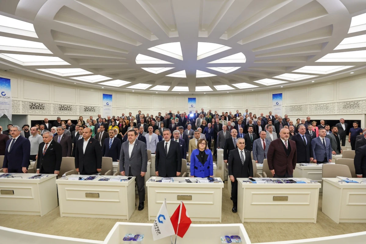Okul Saldırıları Sonrası G&uuml;zelbey: Sosyal &Ccedil;&ouml;k&uuml;ş&uuml; Yeniden Ele Almalıyız