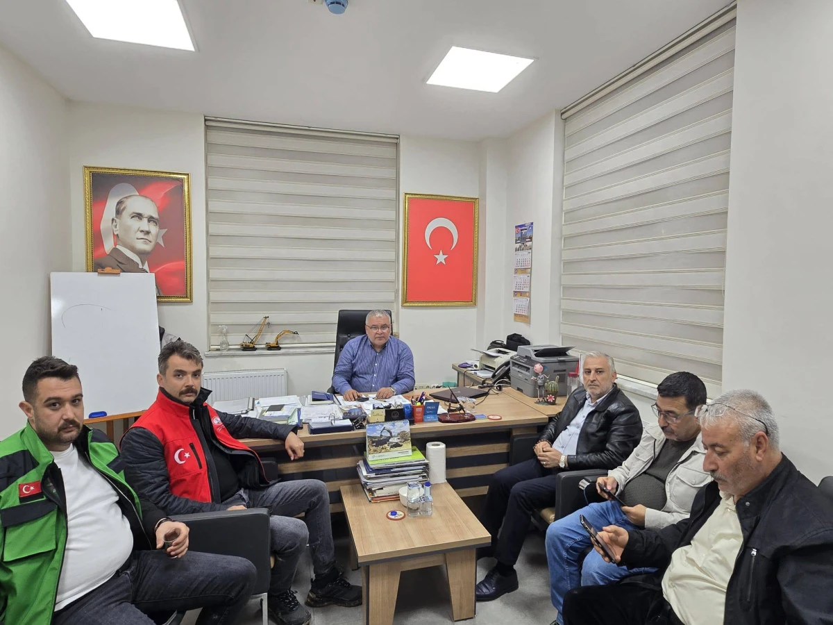 Sağanak Vurdu, Ekipler Harekete Ge&ccedil;ti: Nizip Belediyesi Sahada