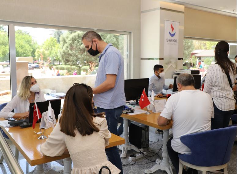 SANKO ÜNİVERSİTESİ'NDE KAYIT HEYECANI BAŞLADI
