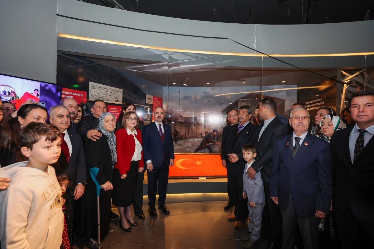 Şehit Kamil 106&rsquo;ncı Yılında Anıldı: T&uuml;rk Bayrağı Panorama 25 Aralık M&uuml;zesi&rsquo;nde Sergilenecek