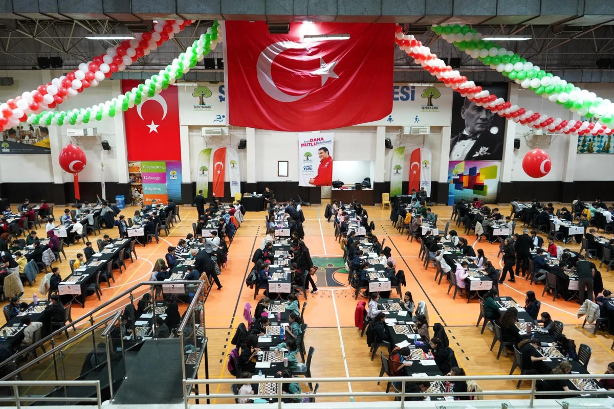 Şehitkamil Belediyesi Satran&ccedil; Turnuvasına Ev Sahipliği Yapıyor