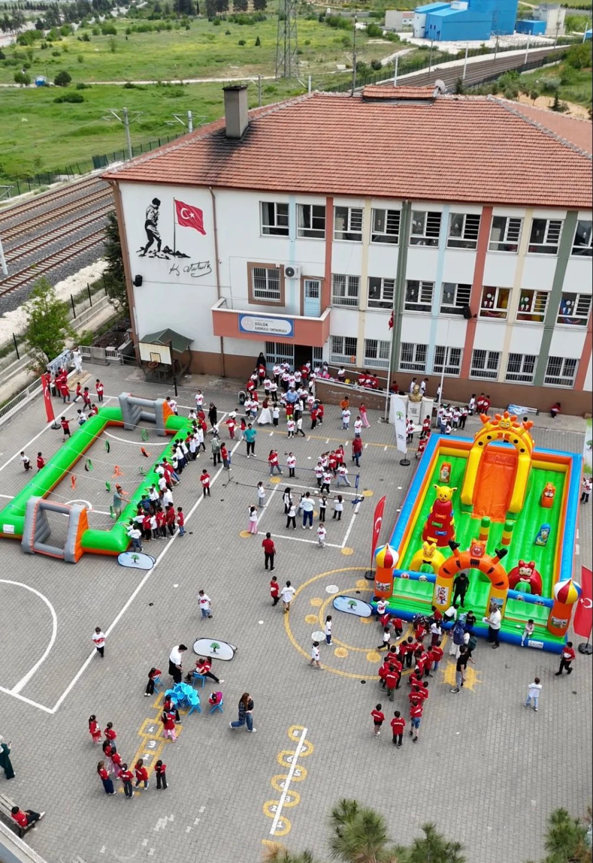 Şehitkamil Belediyesi&rsquo;nden K&ouml;y Okuluna Renkli Etkinlik