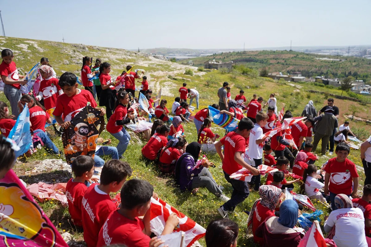 Şehitkamil&rsquo;de &Ccedil;ocuklardan 19 Mayıs&rsquo;a Renkli Kutlama