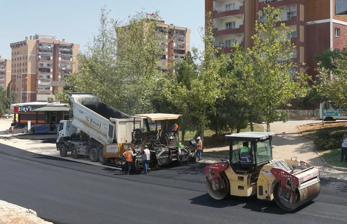 Şehitkamil&rsquo;de Yol &Ccedil;alışmaları Hız Kesmeden S&uuml;r&uuml;yor