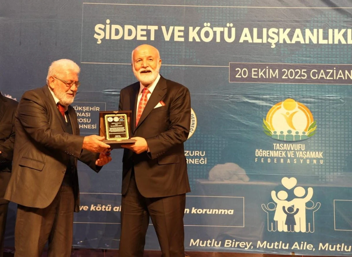 “Şiddet ve Kötü Alışkanlıklardan Kurtularak; Mutlu Birey, Mutlu Aile, Mutlu Toplumu Oluşturmak” Paneli Gaziantep’te Coşkuyla Gerçekleşti