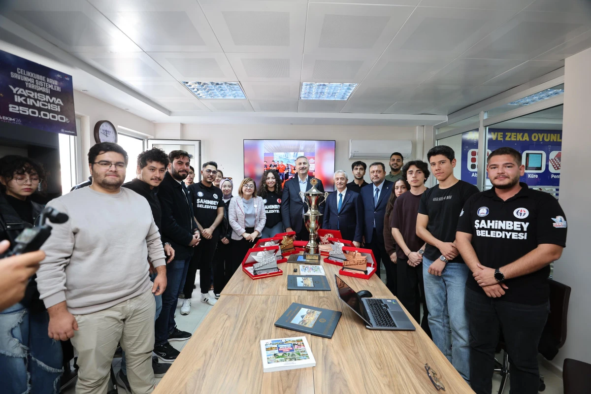 &Uuml;niversite &Ouml;ğrencilerine M&uuml;jde! Gen&ccedil; Ofis A&ccedil;ıldı