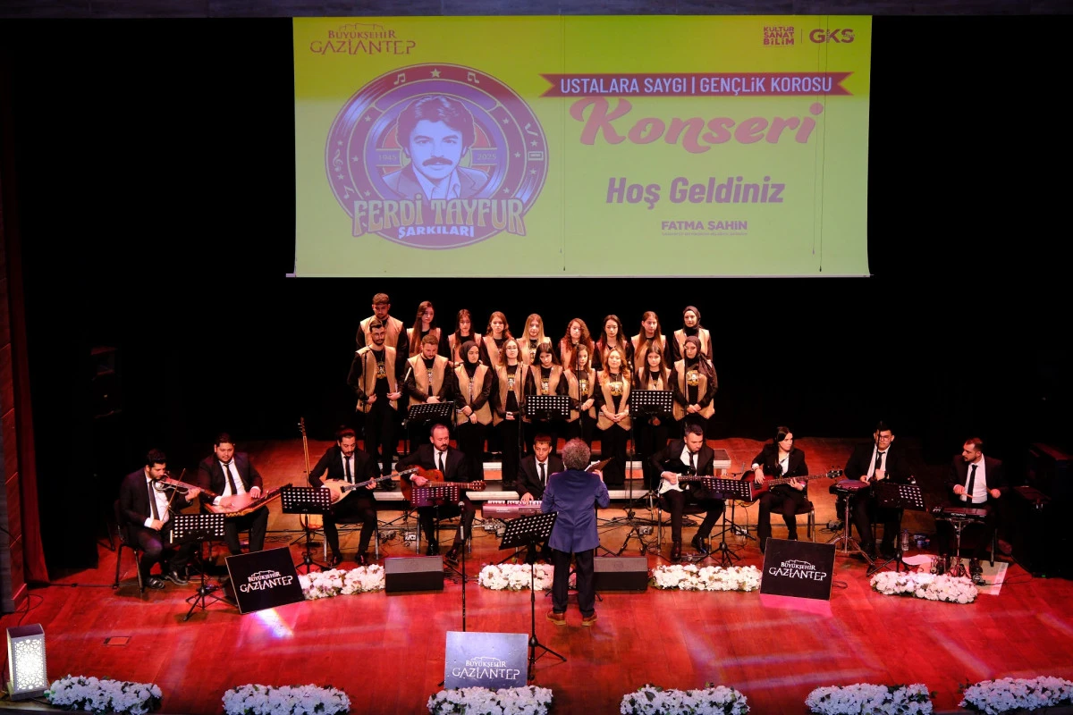 &ldquo;Ustalara Saygı&rdquo; Konserlerinde Bu Kez Ferd&icirc; Tayfur Şarkıları Seslendirildi