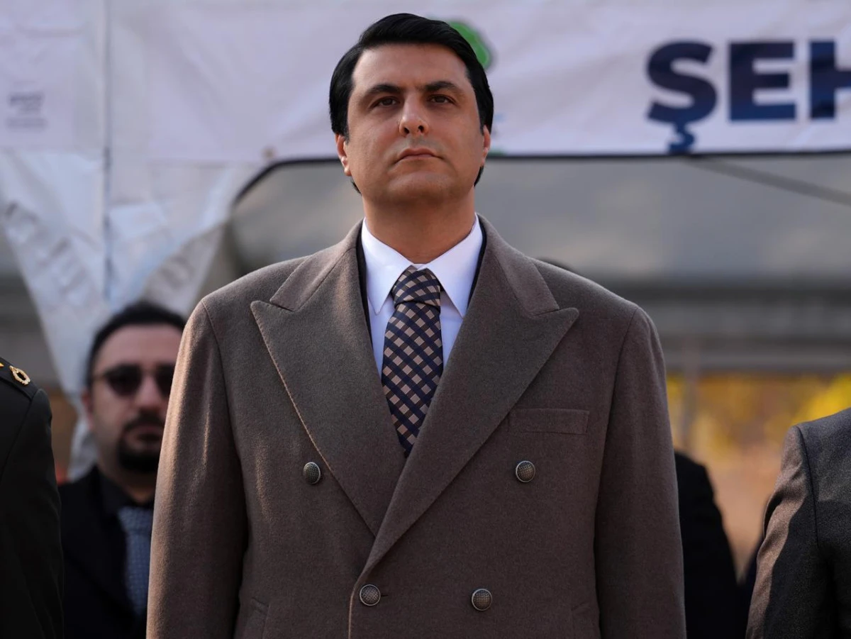 Yılmaz&rsquo;dan Şehit Kamil&rsquo;e Duygusal Anma&ldquo;ŞEHİT KAMİL, YAŞI K&Uuml;&Ccedil;&Uuml;K AMA Y&Uuml;REĞİ KOCA BİR KAHRAMANDIR&rdquo;