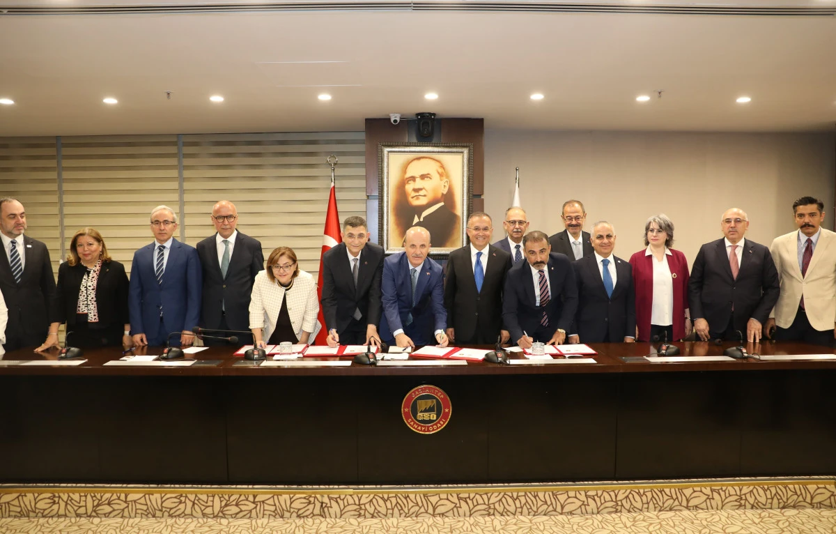 Y&Ouml;K Başkanı &Ouml;zvar Gaziantep&rsquo;te Mesleki Eğitim Toplantısına Katıldı